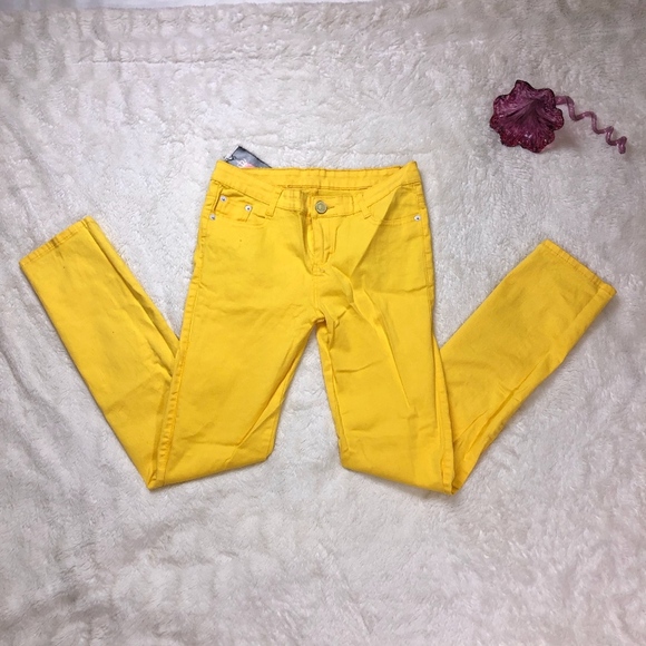 Denim - NWT Yellow Skinny Jeans